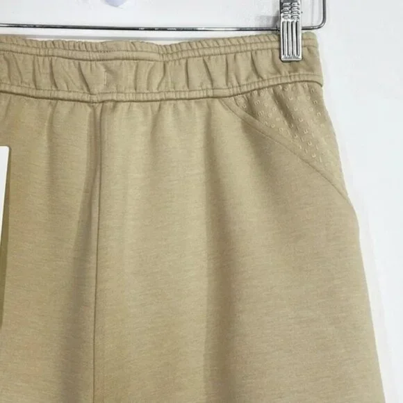 Lululemon NWT Embossed Panel High-Rise Short 4" Trench - Picture 9 of 14